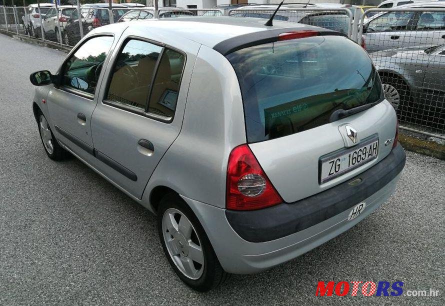 2002' Renault Clio 1,5 Dci photo #2