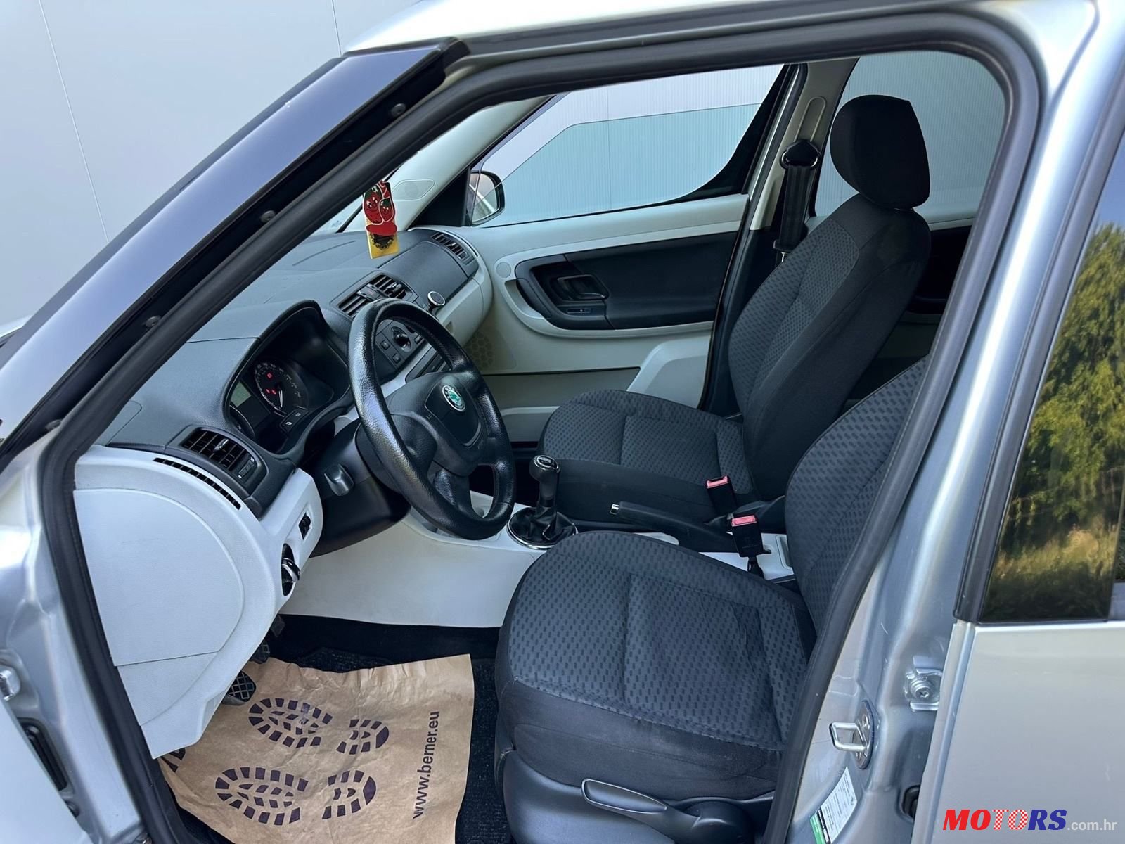 2011' Skoda Roomster 1,2 Tsi photo #6