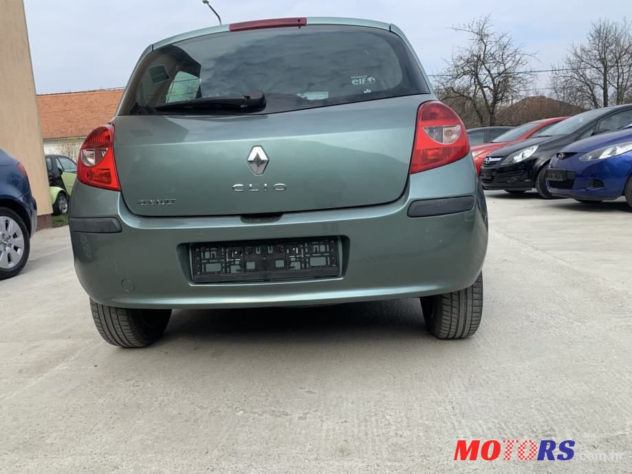 2008' Renault Clio 1,5 Dci photo #5