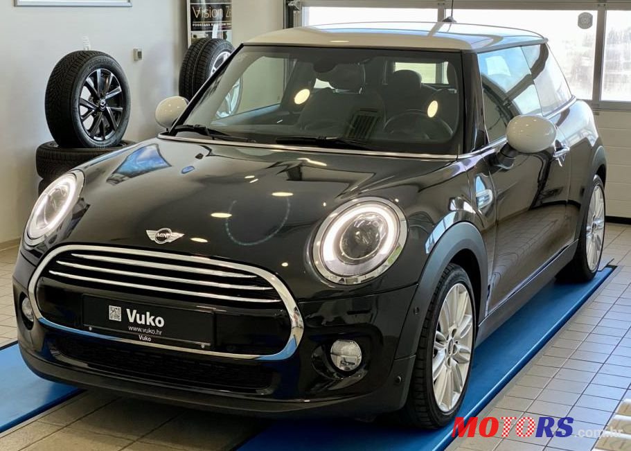 2017' MINI Cooper D photo #1