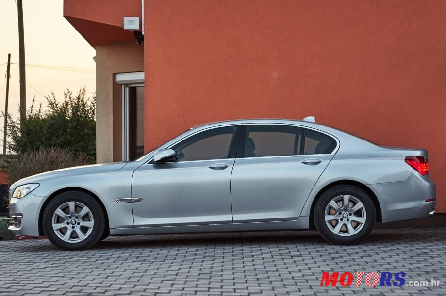 2012' BMW Serija 7 730D photo #4