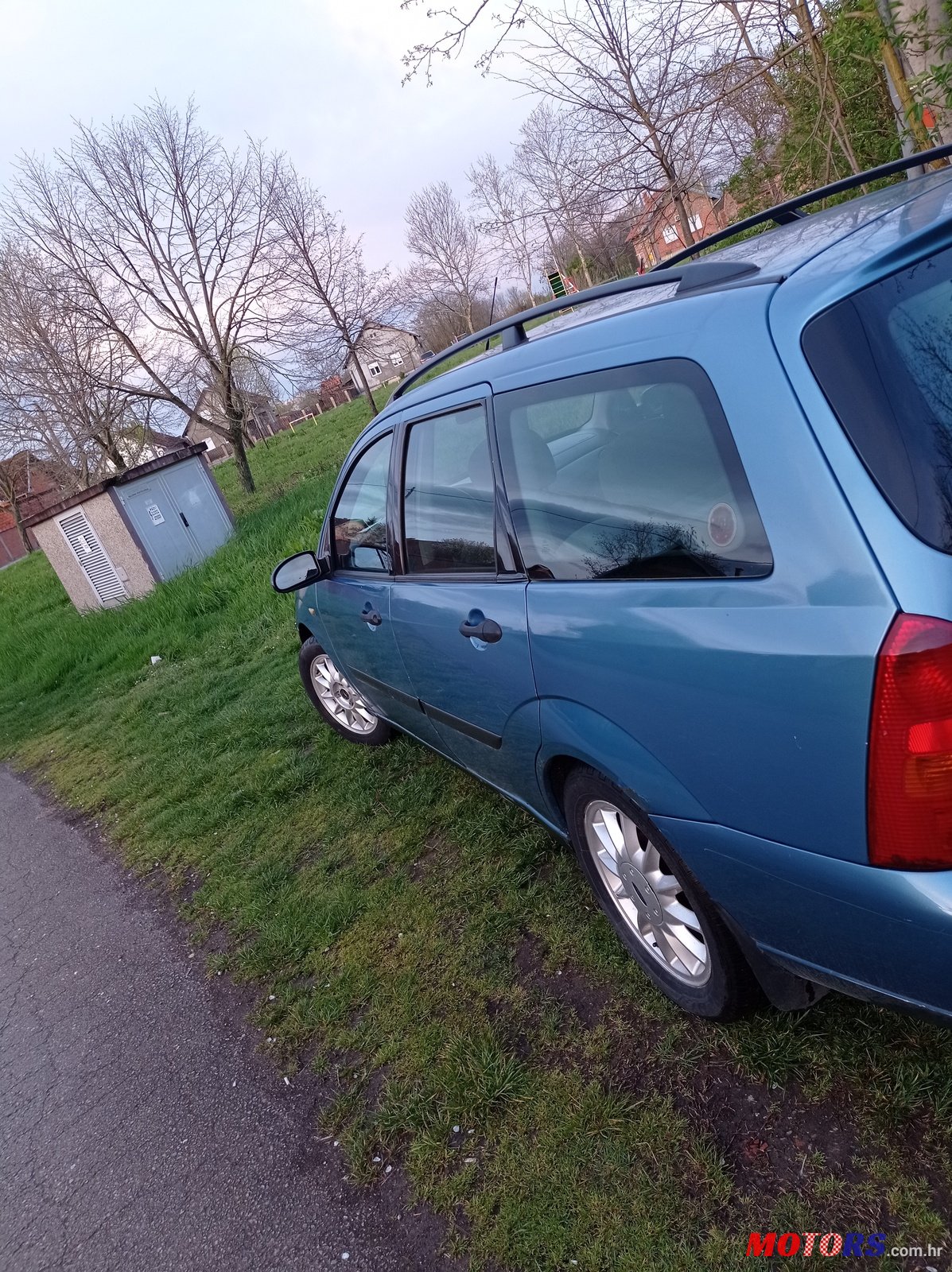 2000' Ford Focus photo #2