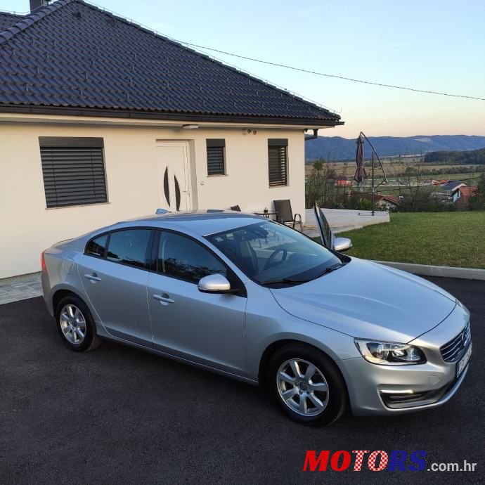 2013' Volvo V40 D2 photo #4