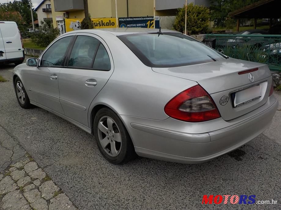 2002' Mercedes-Benz E-Klasa photo #3