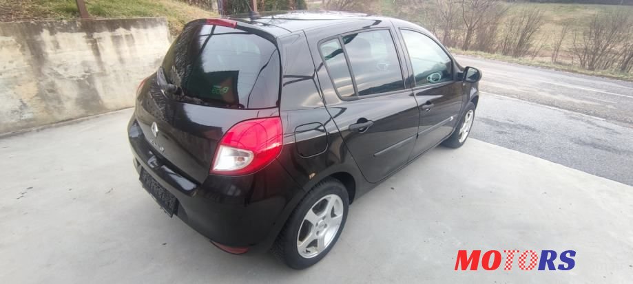 2011' Renault Clio 1,2 16V photo #3