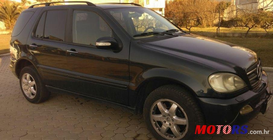2002' Mercedes-Benz Ml 270 Cdi photo #2