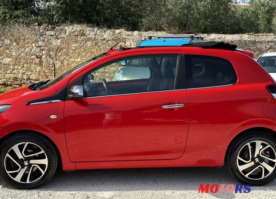 2015' Peugeot 108 1.2 Gt Line photo #4
