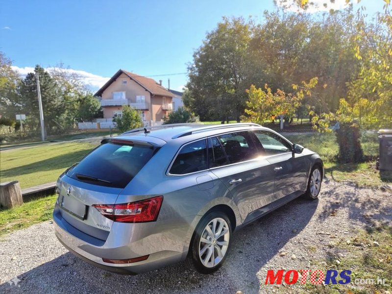 2018' Skoda Superb Combi photo #5