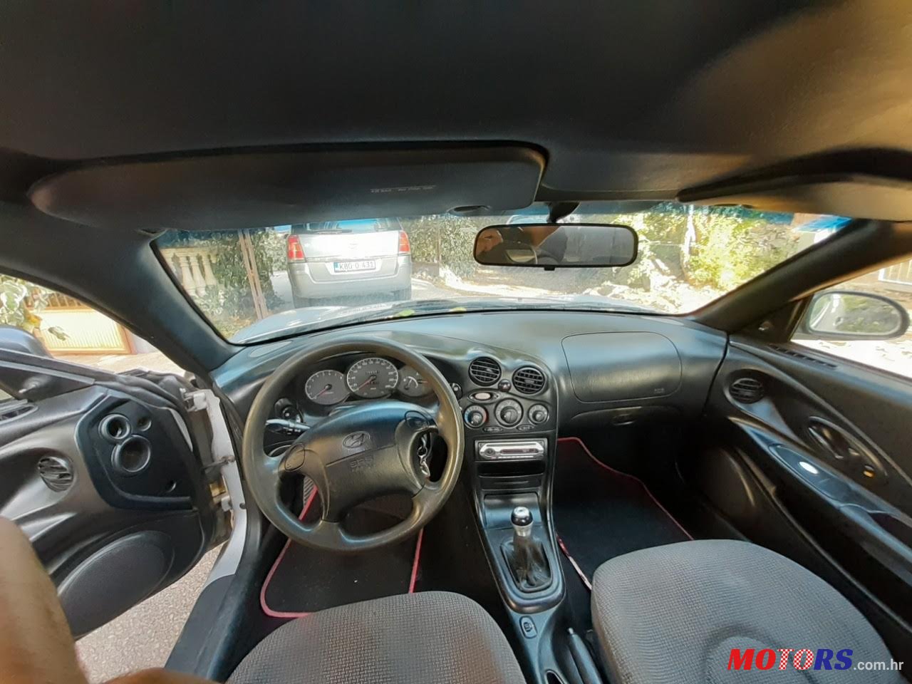 2000' Hyundai Coupe photo #3