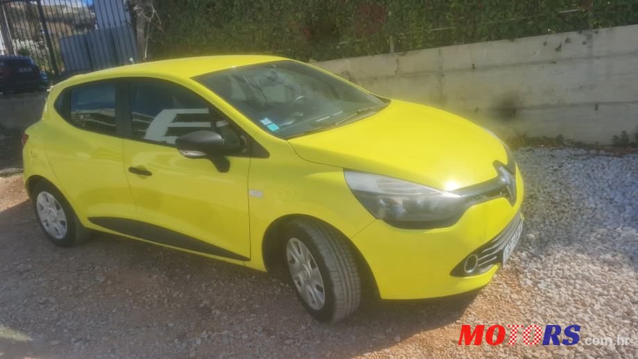 2015' Renault Clio Dci 90 Edc photo #2