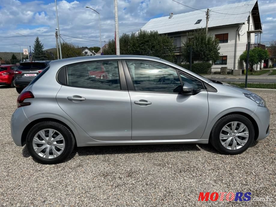 2017' Peugeot 208 1,6 Bluehdi photo #4