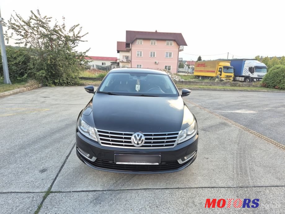 2013' Volkswagen Passat photo #2
