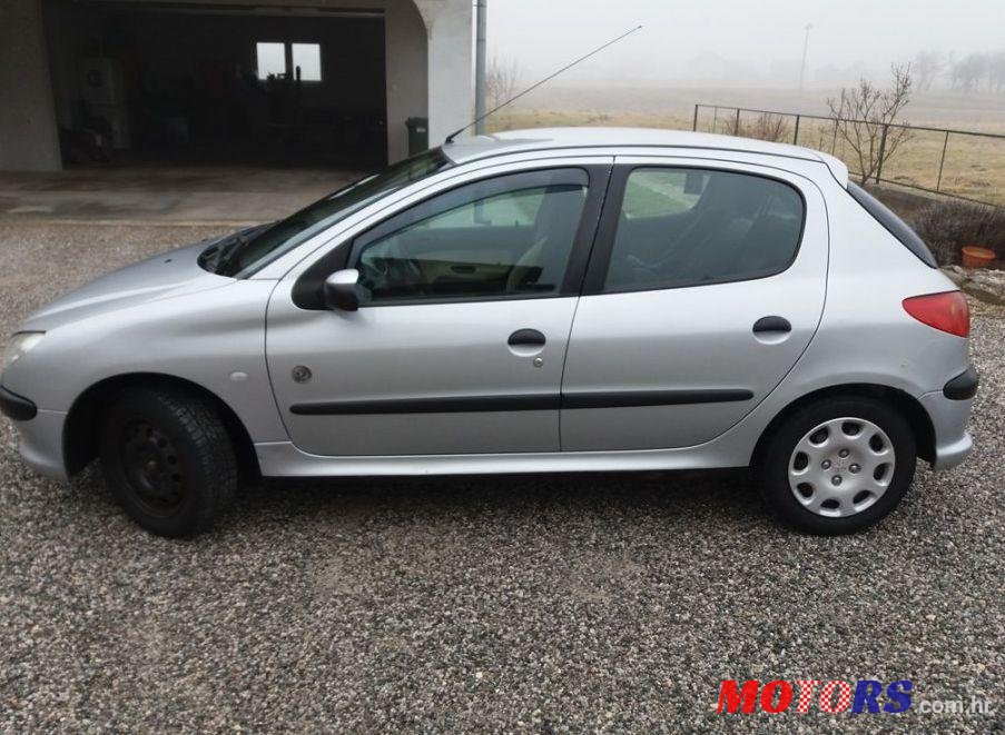 2004' Peugeot 206 206 1,4 Hdi photo #1