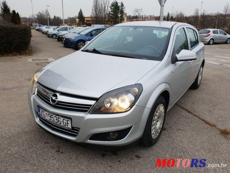 2013' Opel Astra 1,7 Cdti Classic photo #1