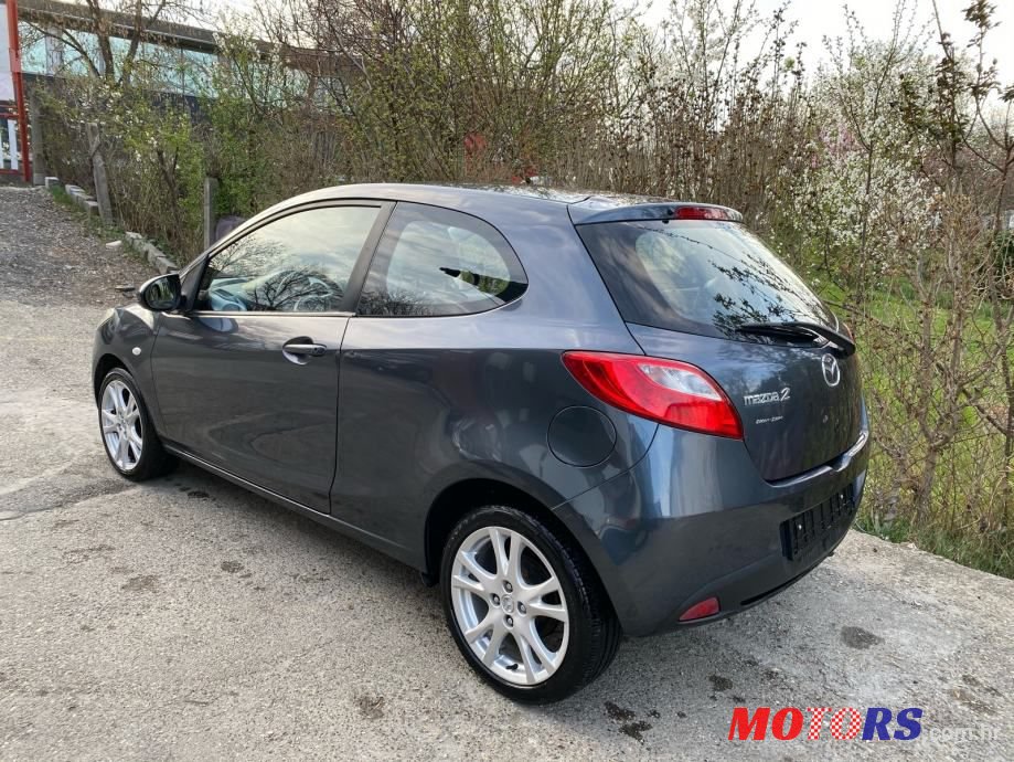2010' Mazda 2 1.4 D photo #3