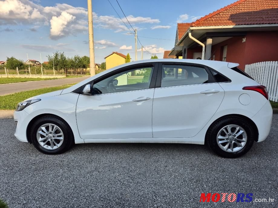 2016' Hyundai i30 1,4 Crdi photo #2