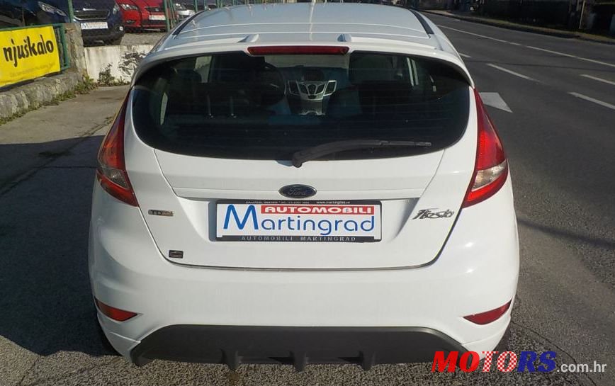 2009' Ford Fiesta photo #4