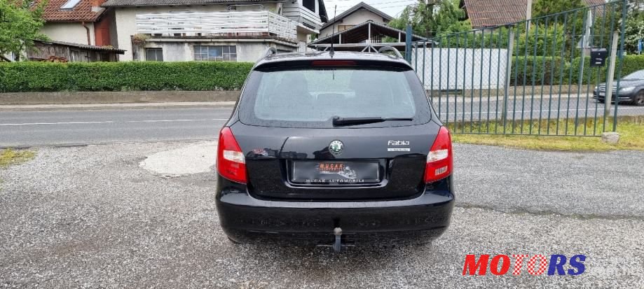 2009' Skoda Fabia Combi photo #3