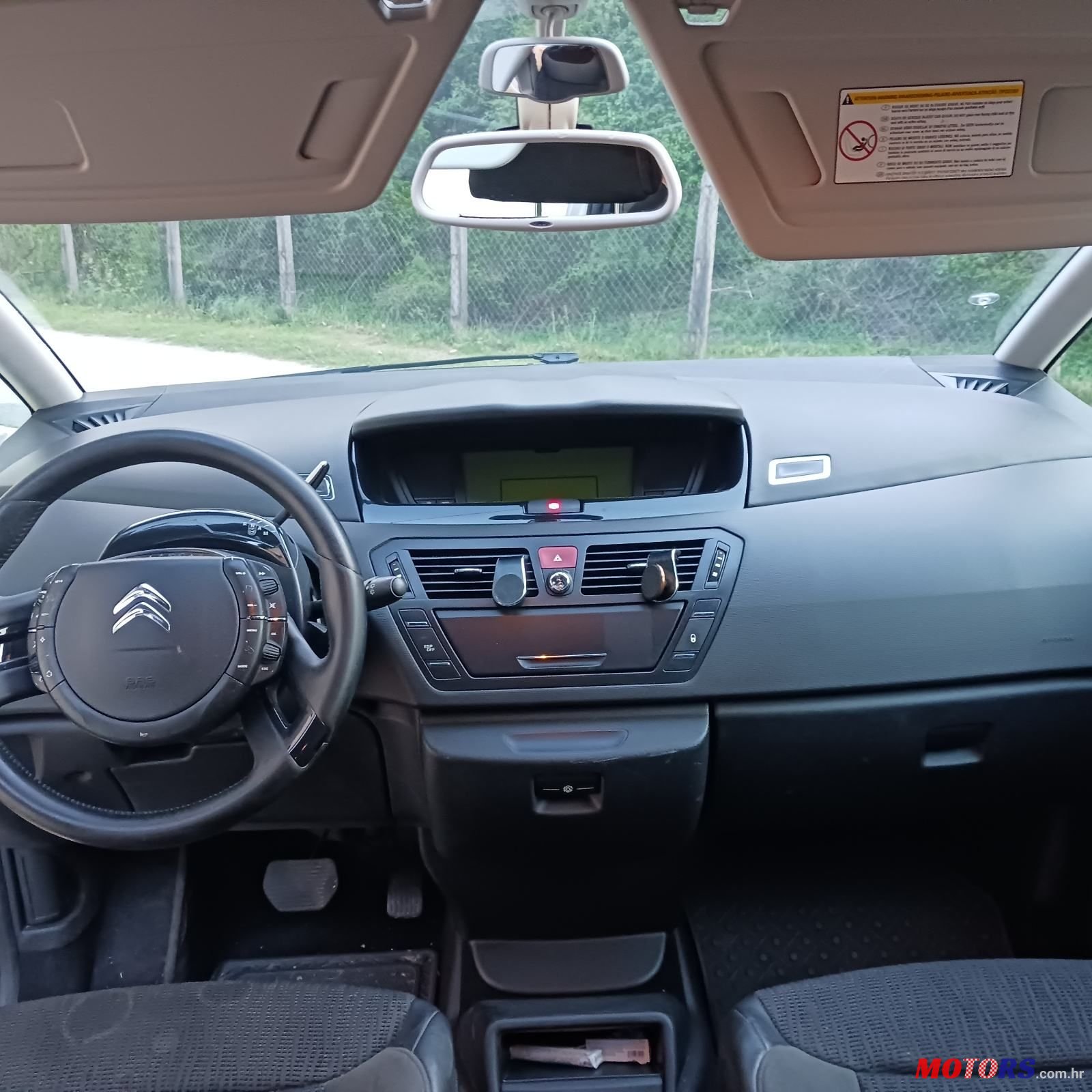 2011' Citroen C4 Grand Picasso photo #5