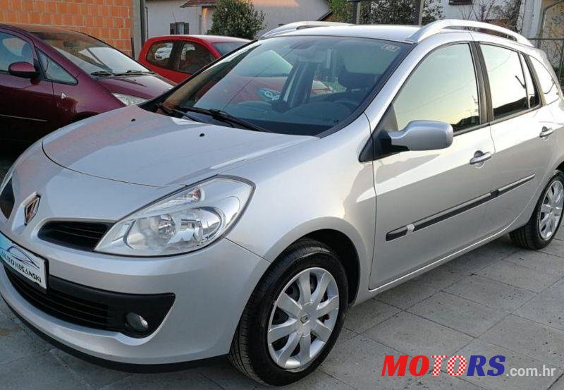 2008' Renault Clio 1,5 Dci photo #1