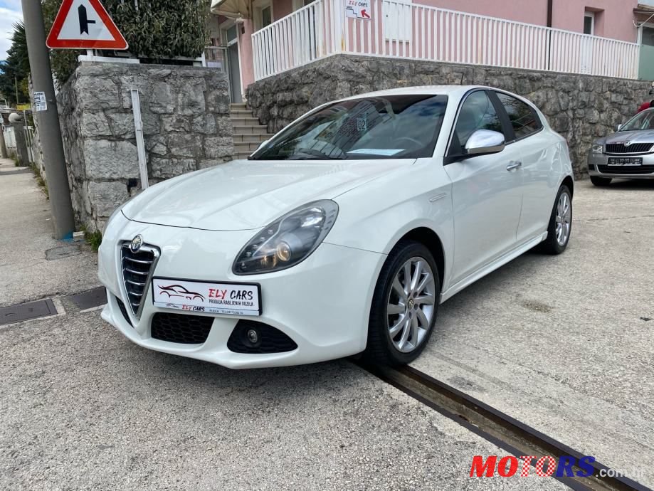 2012' Alfa Romeo Giulietta 2,0 D. N. A photo #2