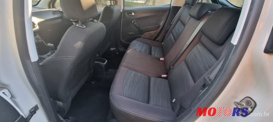 2014' Peugeot 208 1,4 Hdi photo #2