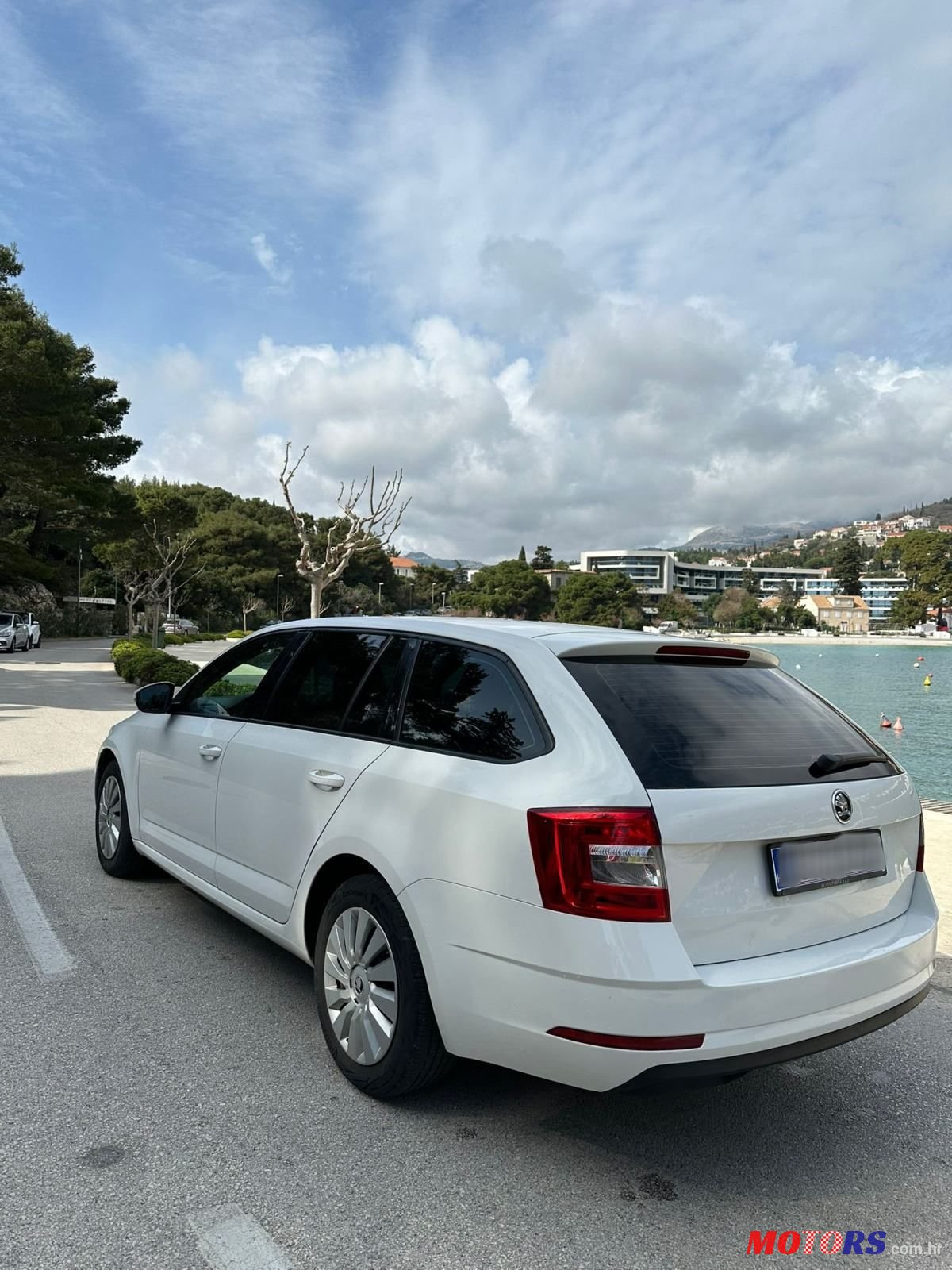 2017' Skoda Octavia Combi photo #3