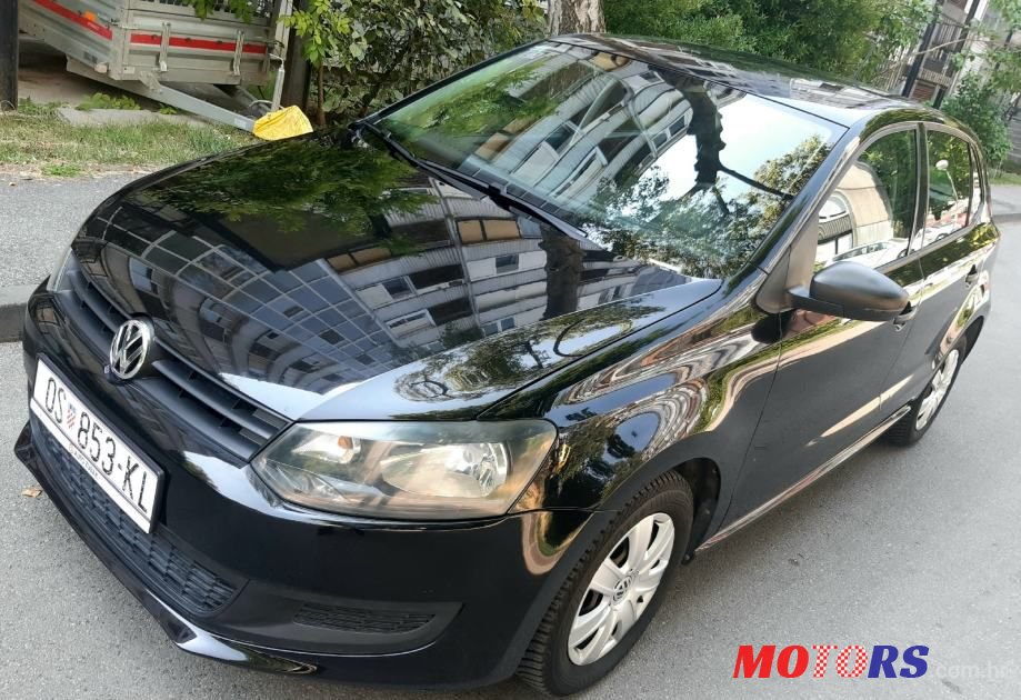 2011' Volkswagen Polo photo #2
