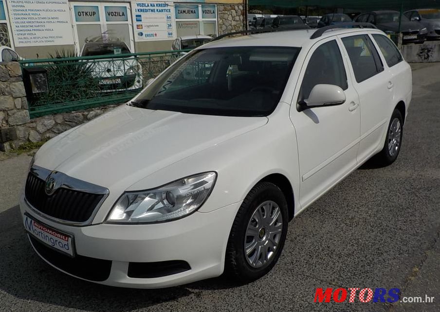2011' Skoda Octavia Combi photo #1