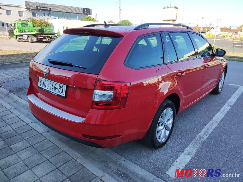 2019' Skoda Octavia Combi photo #3