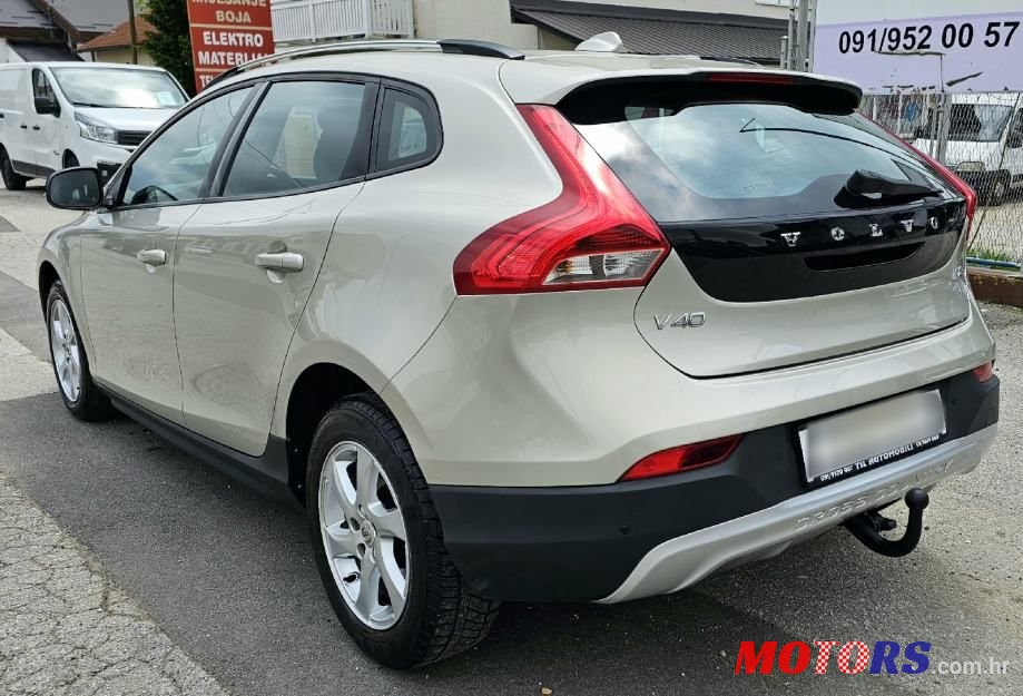 2017' Volvo V40 Cross Country D2 photo #4