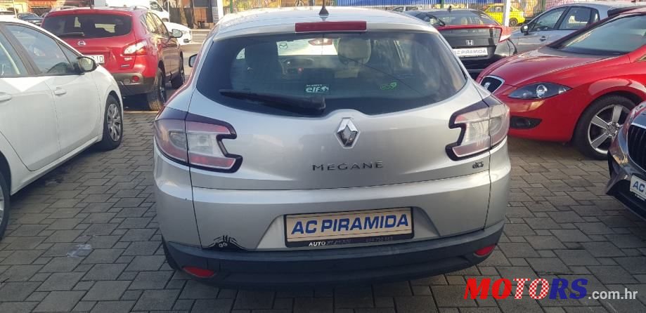 2010' Renault Megane Grandtour photo #5