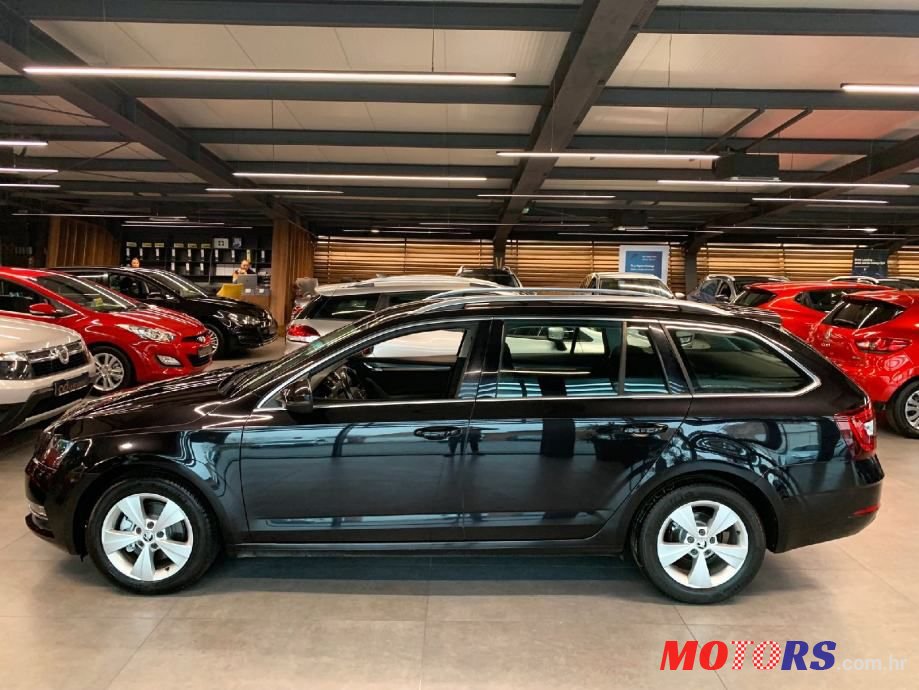 2017' Skoda Octavia Combi photo #3