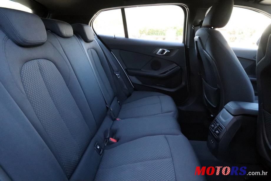 2020' BMW Serija 1 116D photo #5