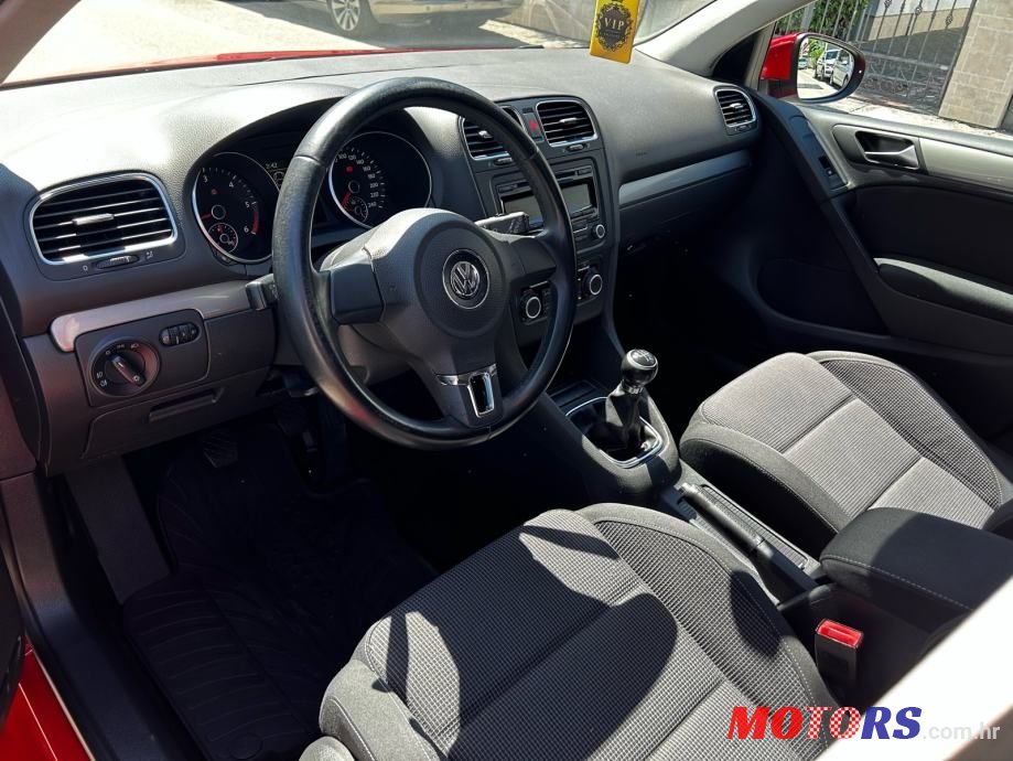 2010' Volkswagen Golf VI 1,6 Tdi photo #4