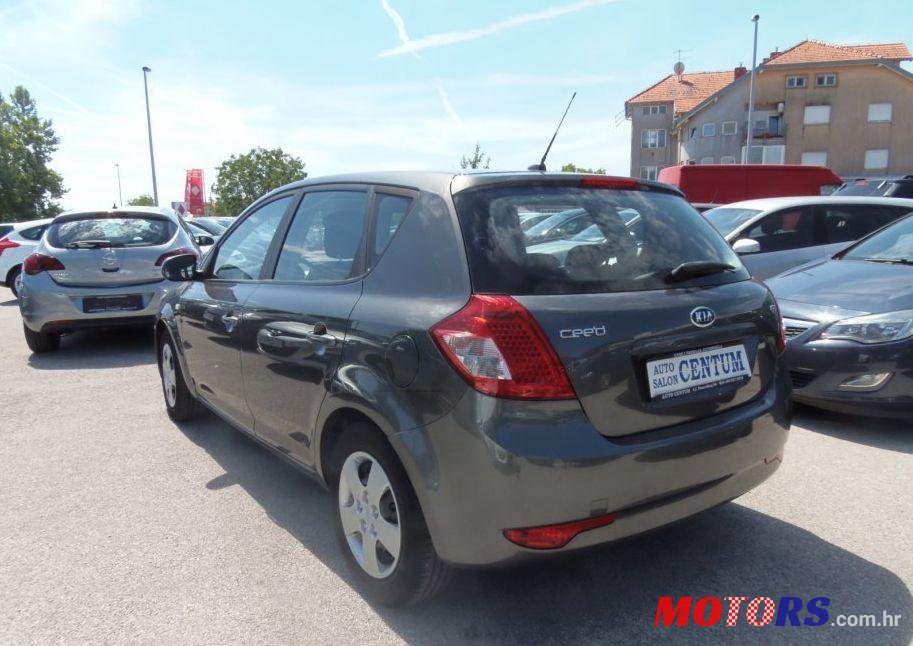 2010' Kia Cee'D 1,6 Crdi photo #1