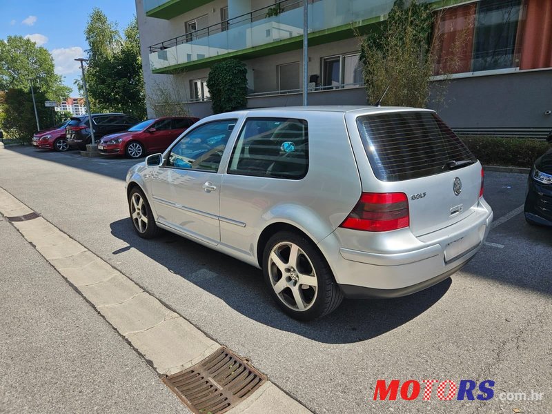 2001' Volkswagen Golf IV 1,9 Tdi photo #1