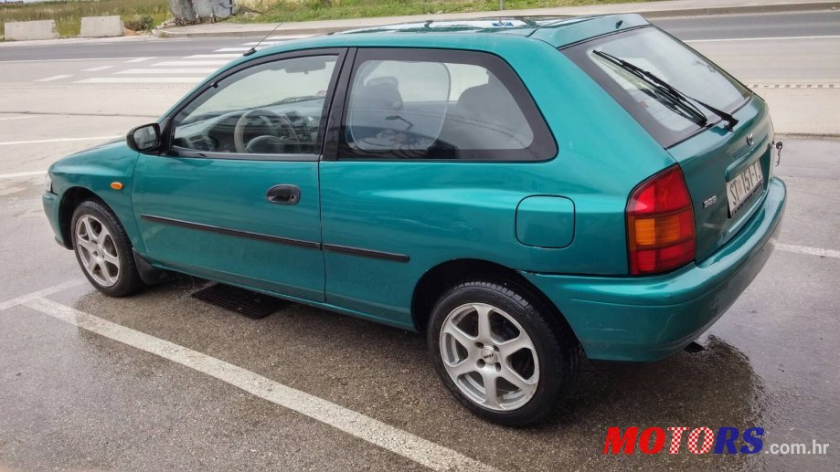 2000' Mazda 323 photo #2