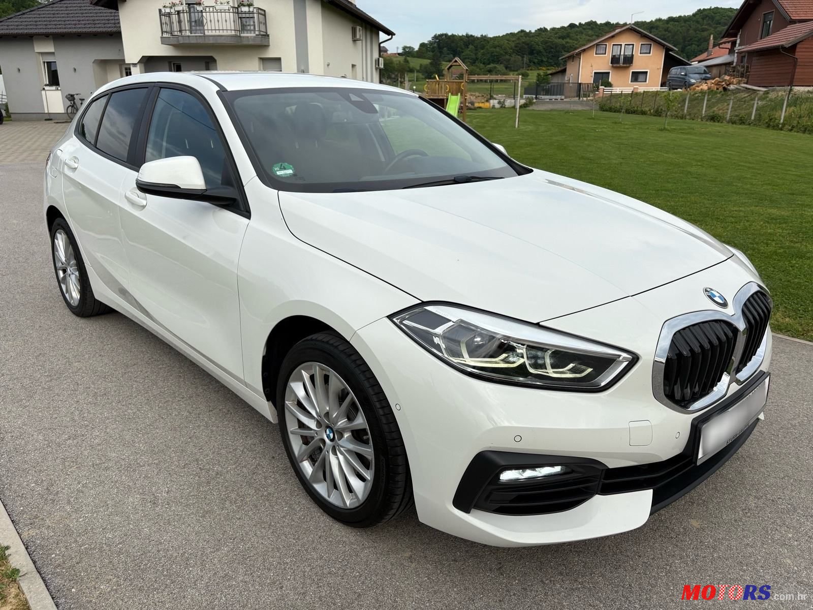 2020' BMW Serija 1 118D photo #2