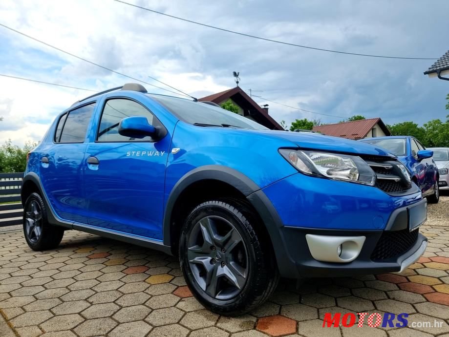 2016' Dacia Sandero photo #4