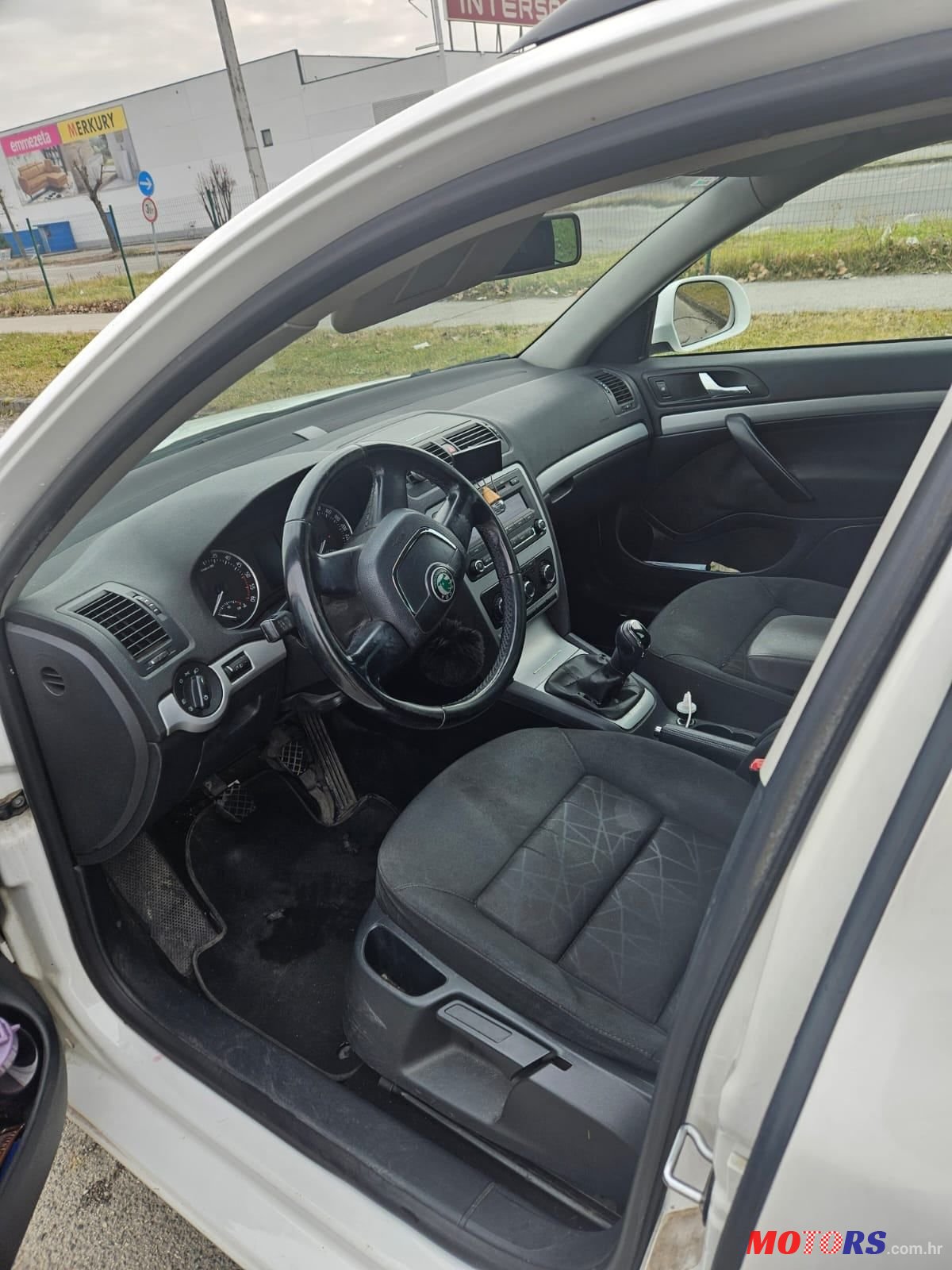 2012' Skoda Octavia Combi photo #6