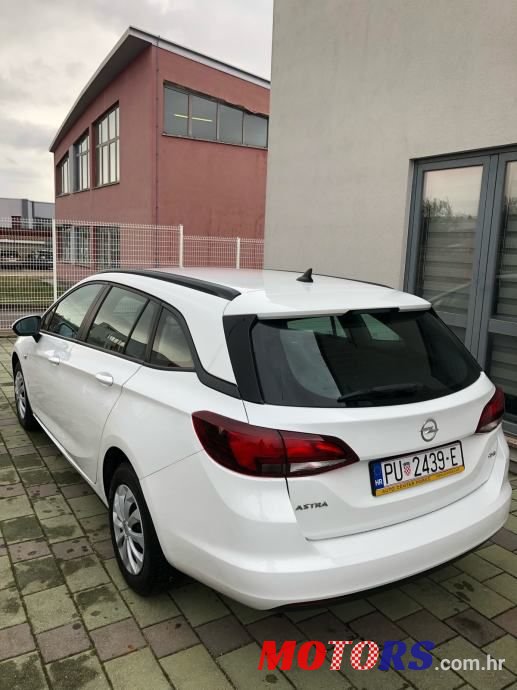 2016' Opel Astra Karavan photo #4