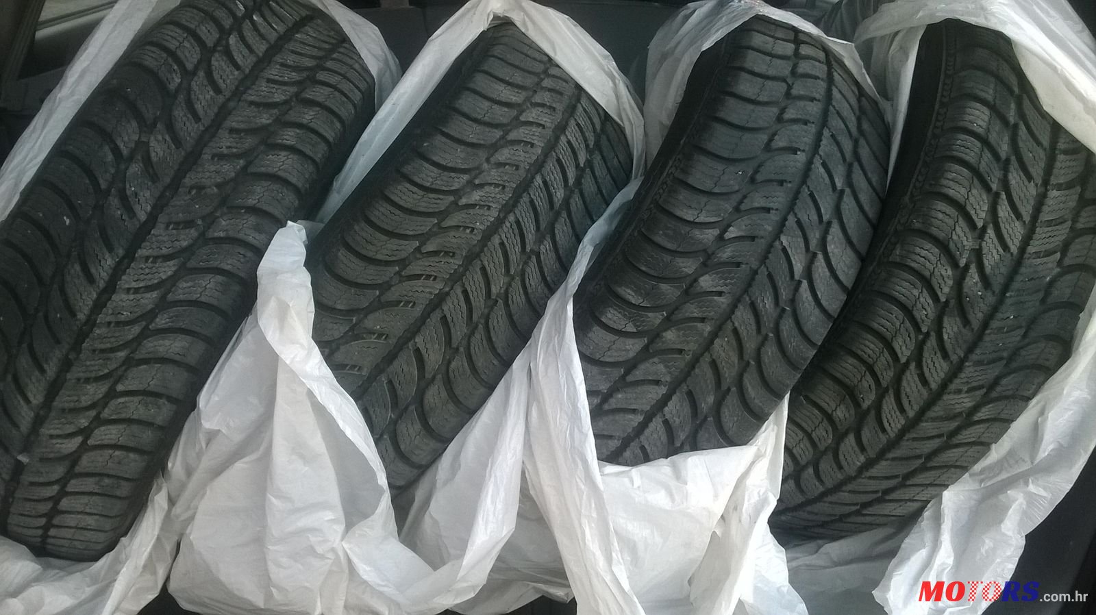 2005' Kia Carens photo #4