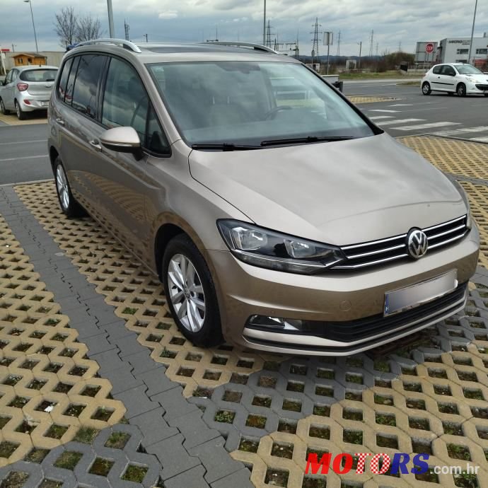 2016' Volkswagen Touran 2.0 Tdi Dsg photo #2