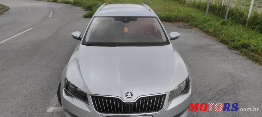 2016' Skoda Superb photo #5