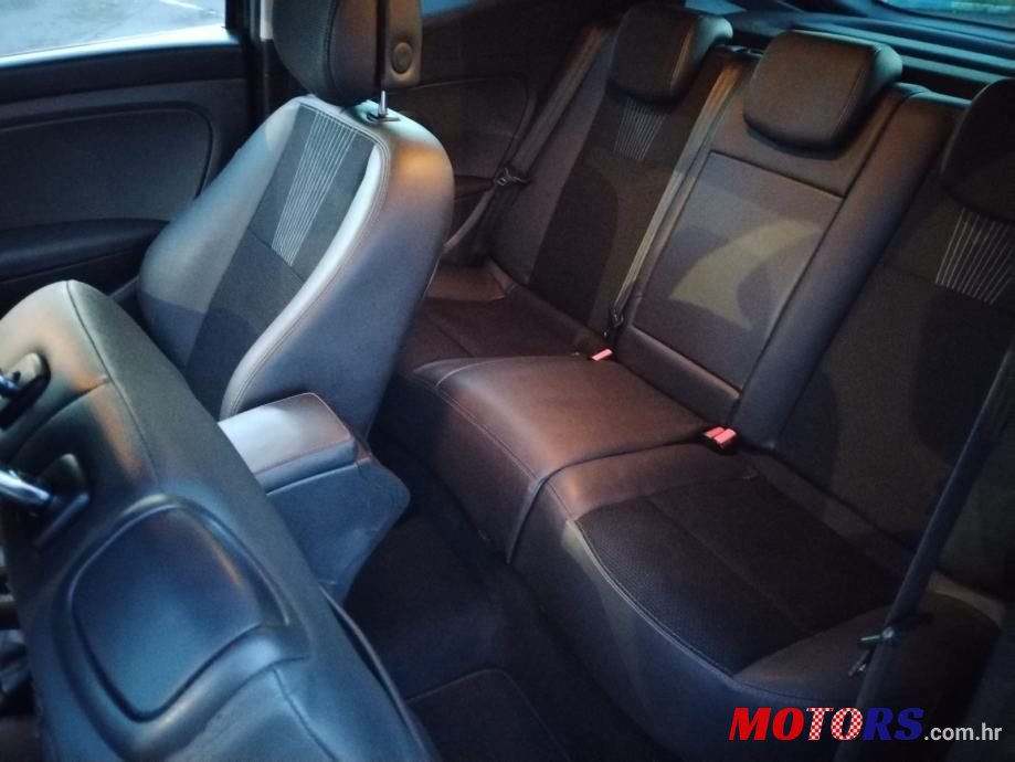 2009' Renault Megane Coupe photo #2