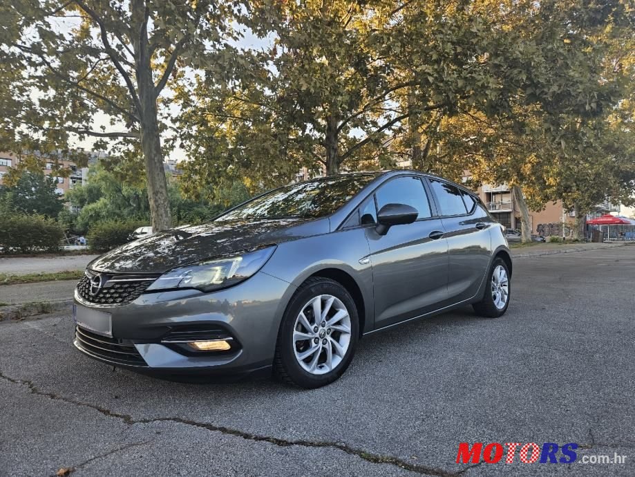 2020' Opel Astra 1,5 D photo #2