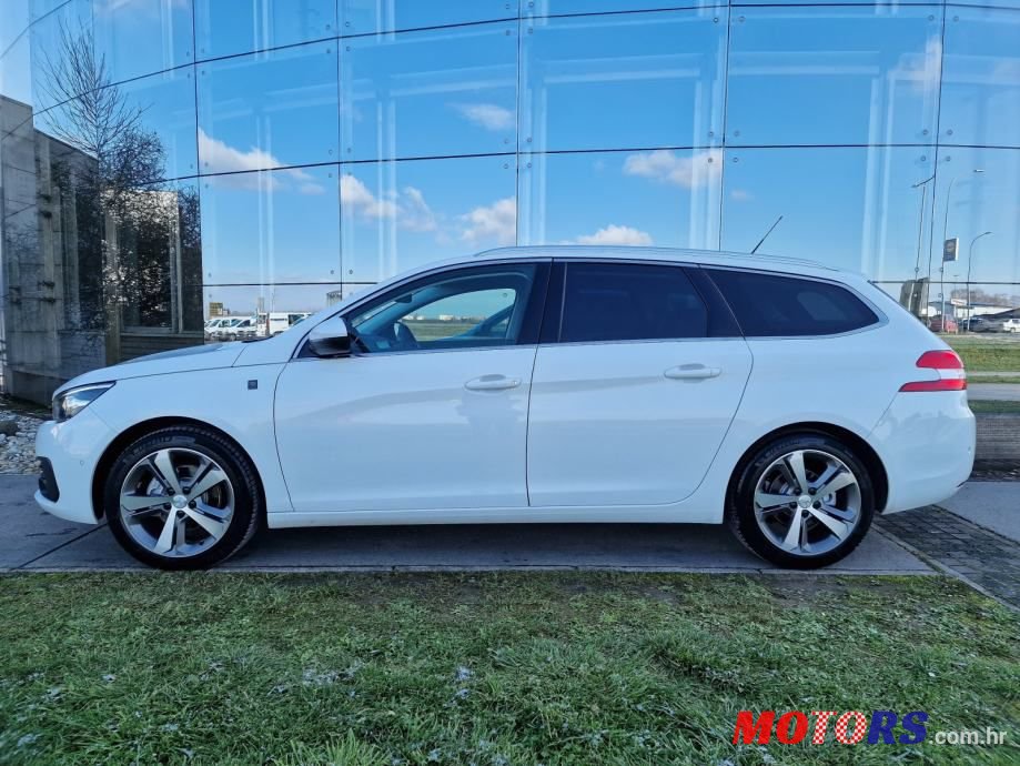 2018' Peugeot 308 Sw photo #2