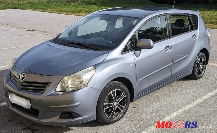 2010' Toyota Verso 1.6 photo #5