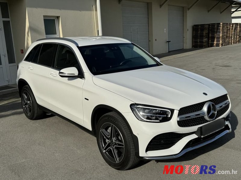 2021' Mercedes-Benz GLC 300 D photo #2